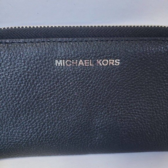 MICHAEL KORS Black Pebble Leather Zip Around Wallet Wristl Phone Clutch 7x4 Logo - Picture 2 of 9